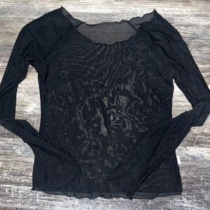 Mesh ruffled long sleeve. Perfect for a festival.🎊